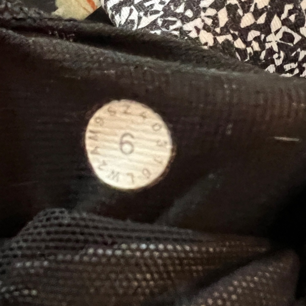 LULULEMON 6 Pavement Pusher Sports Bra NO PADS - Picture 8 of 8